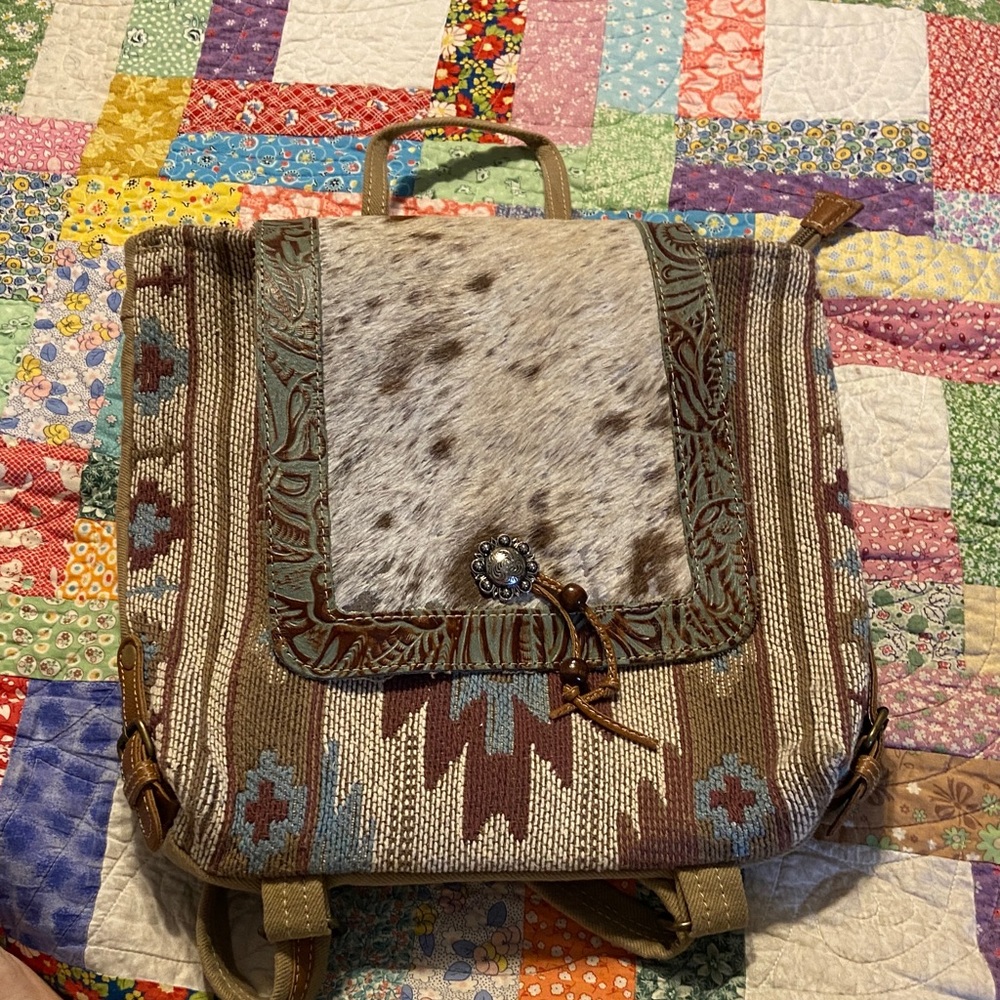 Myra Bag tan and cream interior printed lining